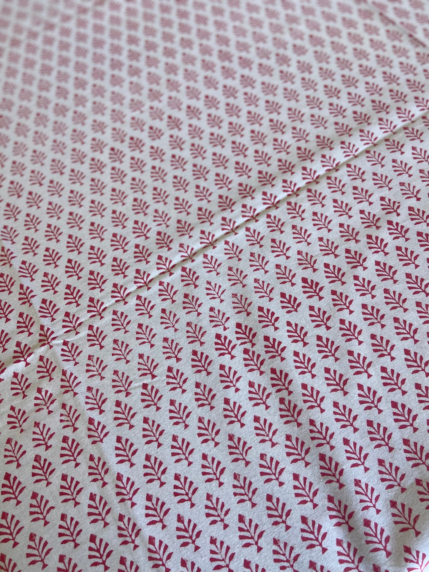 Block Printed Cotton Table Cloth Raspberry Neem (180cm x 270cm)